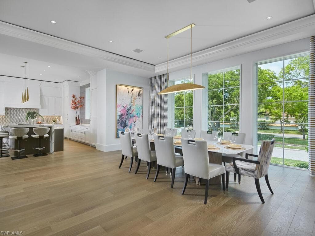 2075 Gordon Dr E, Naples, FL 34102-9