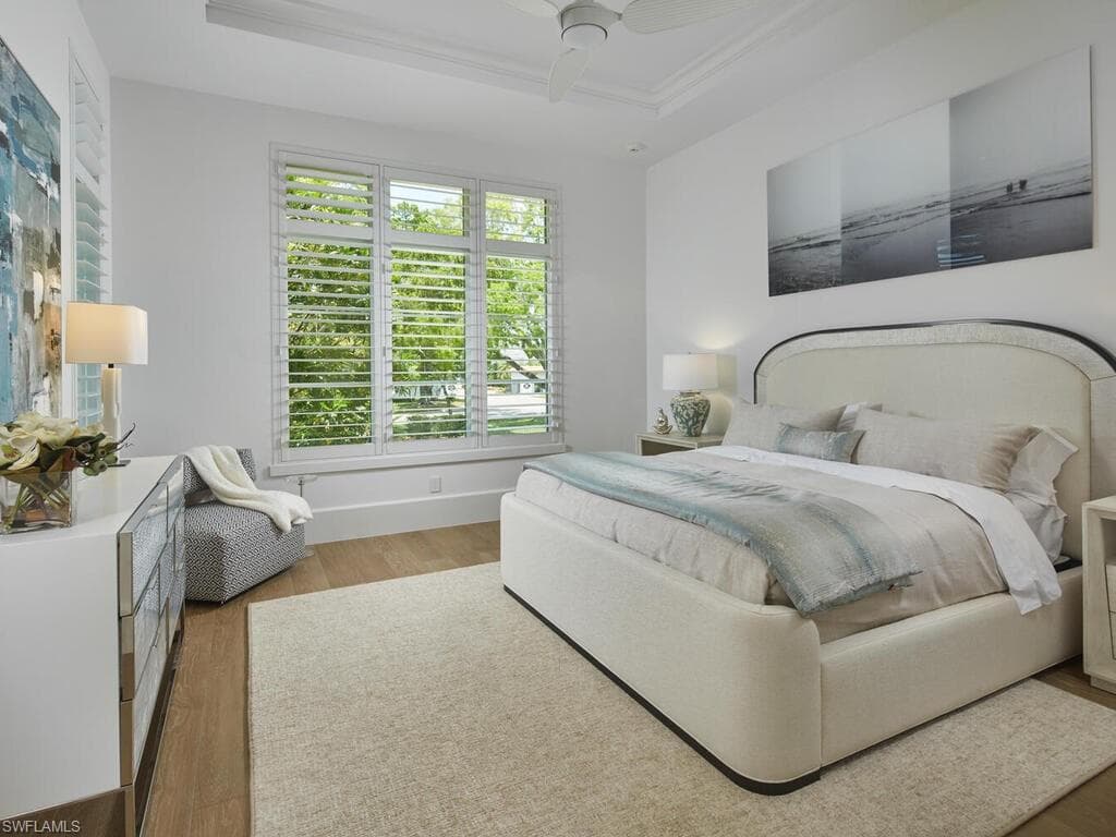 2075 Gordon Dr E, Naples, FL 34102-21