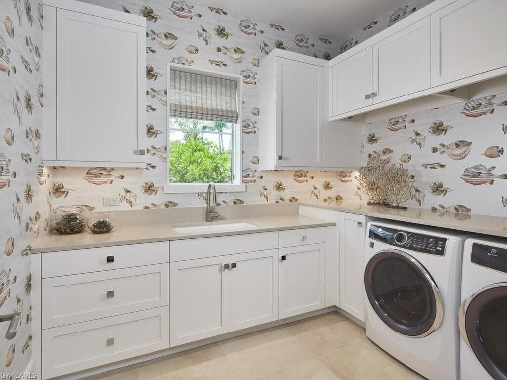 2075 Gordon Dr E, Naples, FL 34102-22