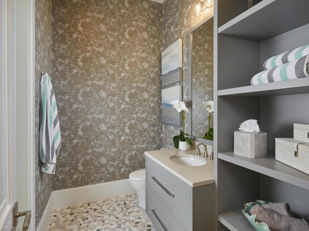 2075 Gordon Dr E, Naples, FL 34102-23