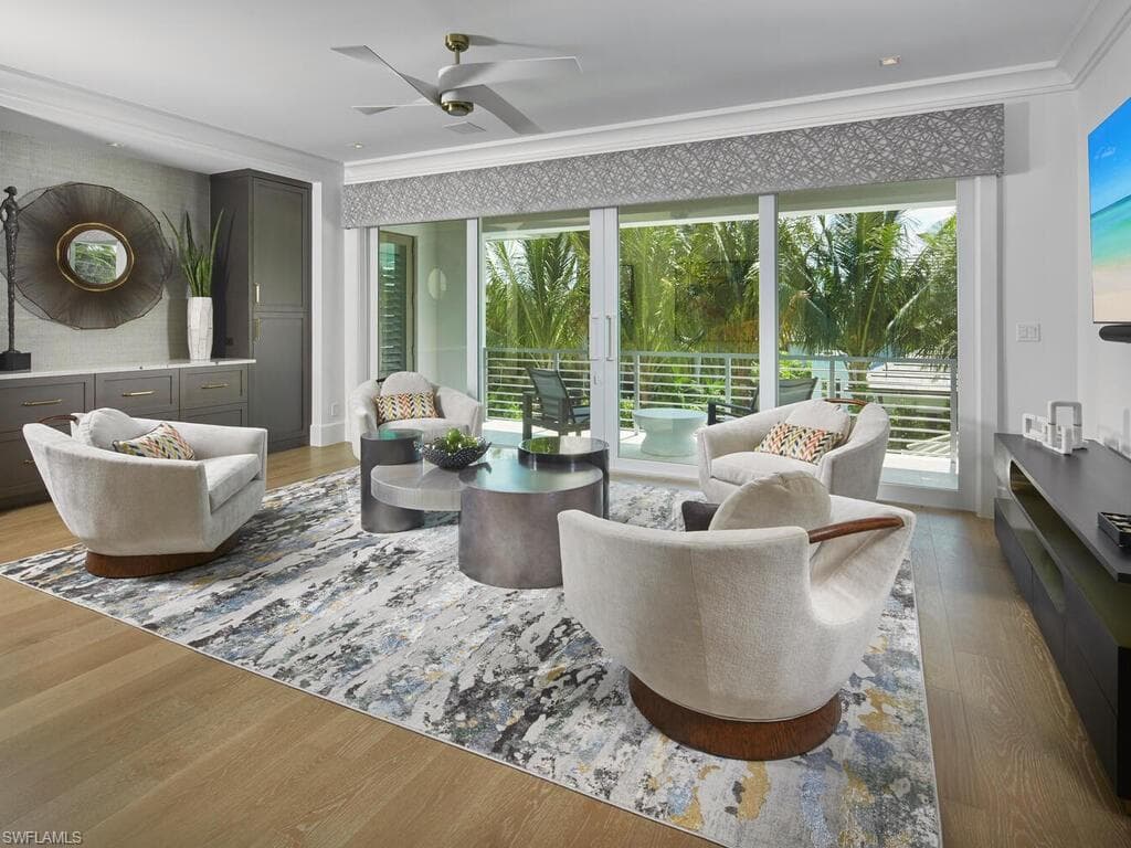 2075 Gordon Dr E, Naples, FL 34102-25