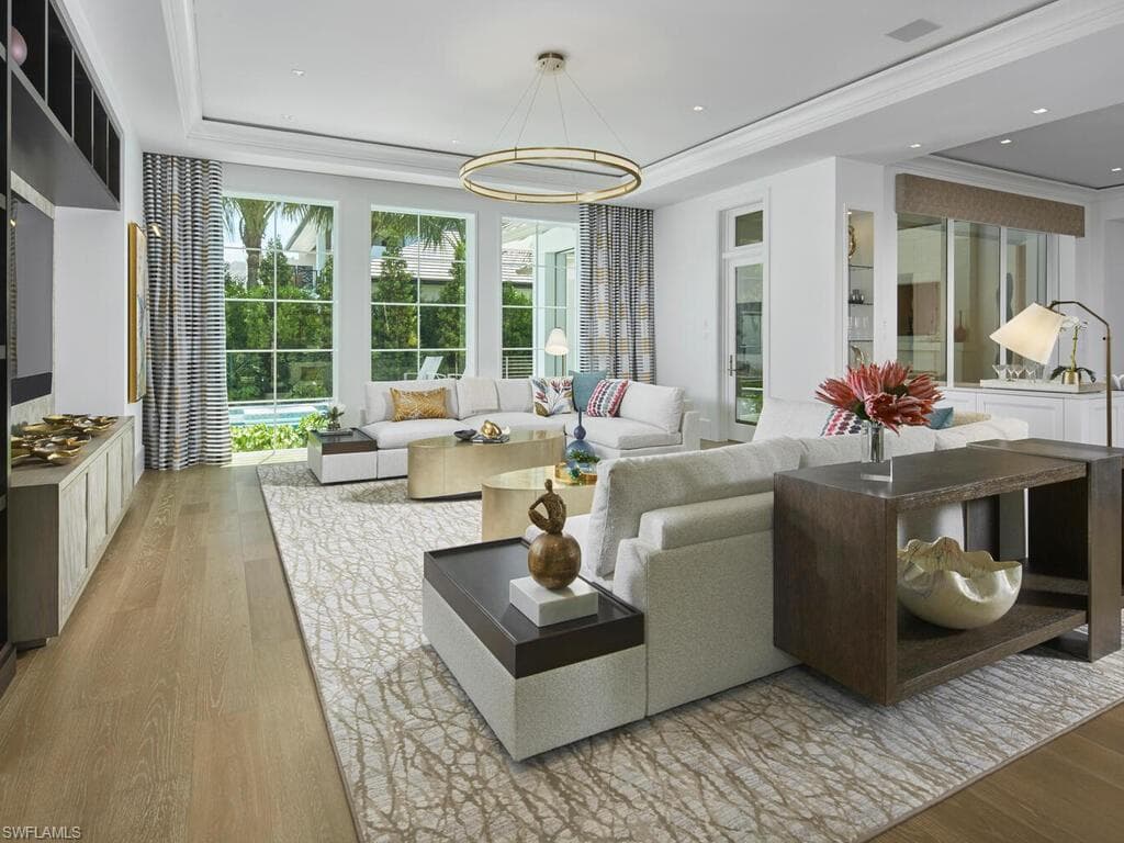 2075 Gordon Dr E, Naples, FL 34102-3