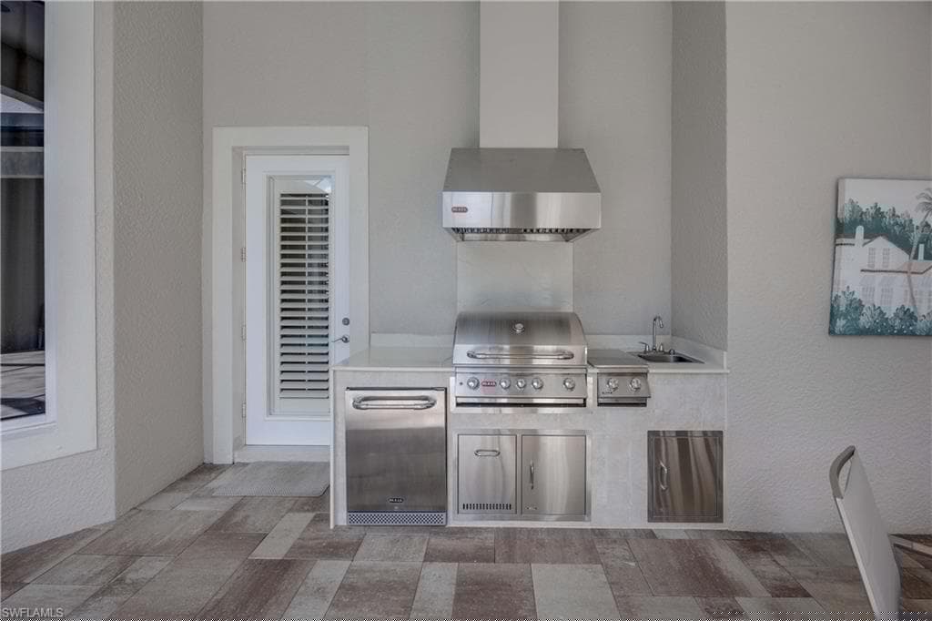 8862 Shenendoah Cir, Naples, FL 34113-10