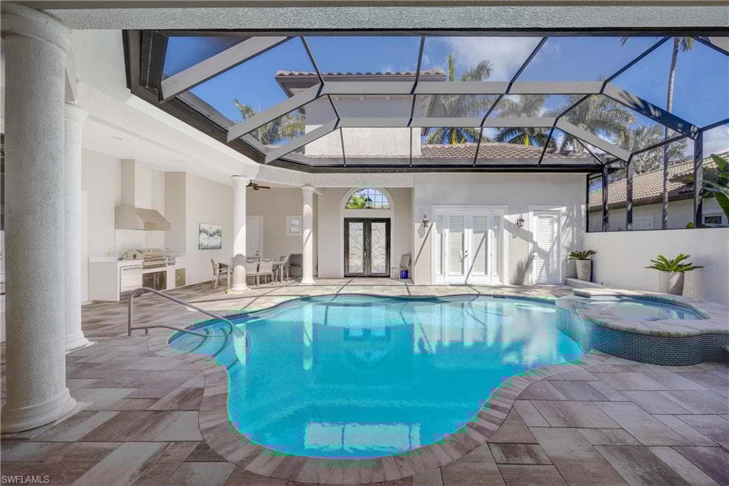 8862 Shenendoah Cir, Naples, FL 34113-12