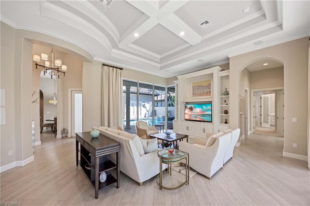 8862 Shenendoah Cir, Naples, FL 34113-15