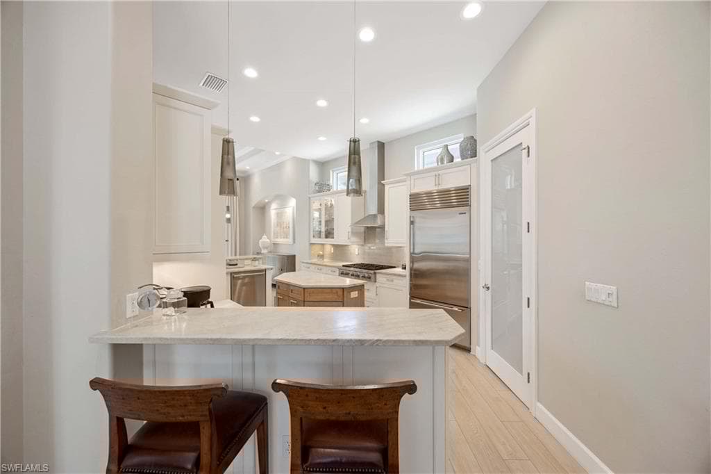 8862 Shenendoah Cir, Naples, FL 34113-19