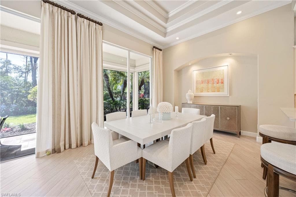 8862 Shenendoah Cir, Naples, FL 34113-22