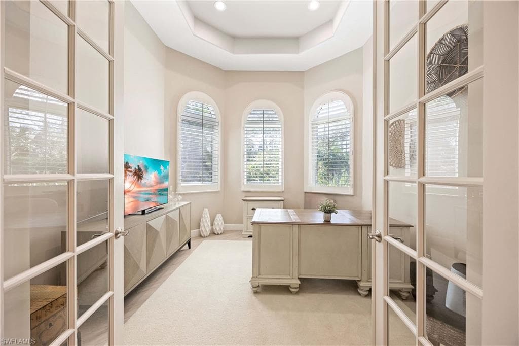 8862 Shenendoah Cir, Naples, FL 34113-28