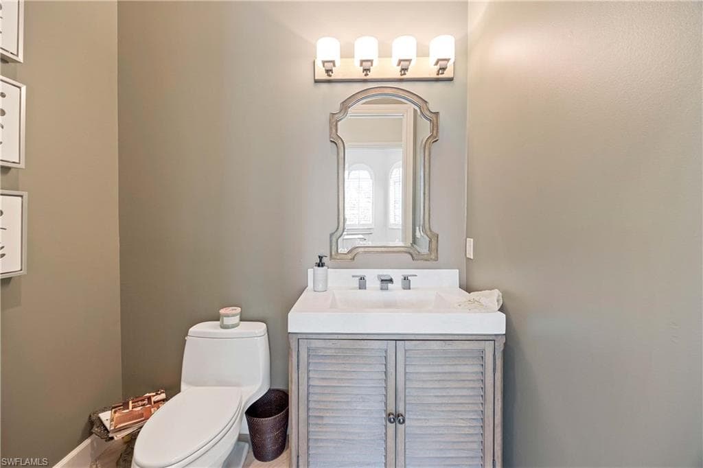 8862 Shenendoah Cir, Naples, FL 34113-29