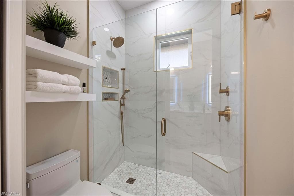 8862 Shenendoah Cir, Naples, FL 34113-32