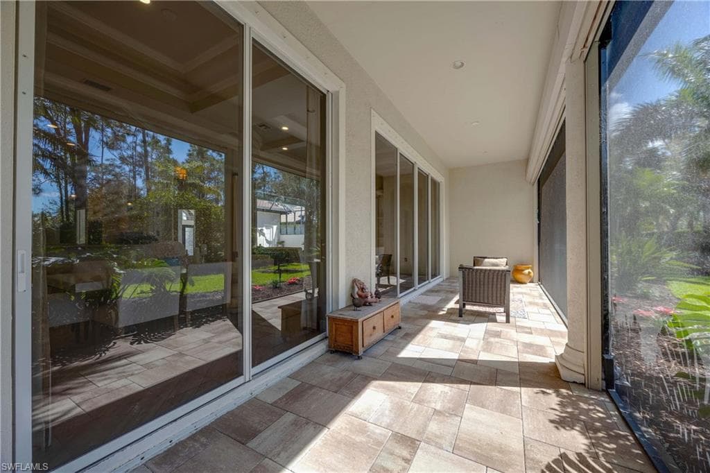 8862 Shenendoah Cir, Naples, FL 34113-39
