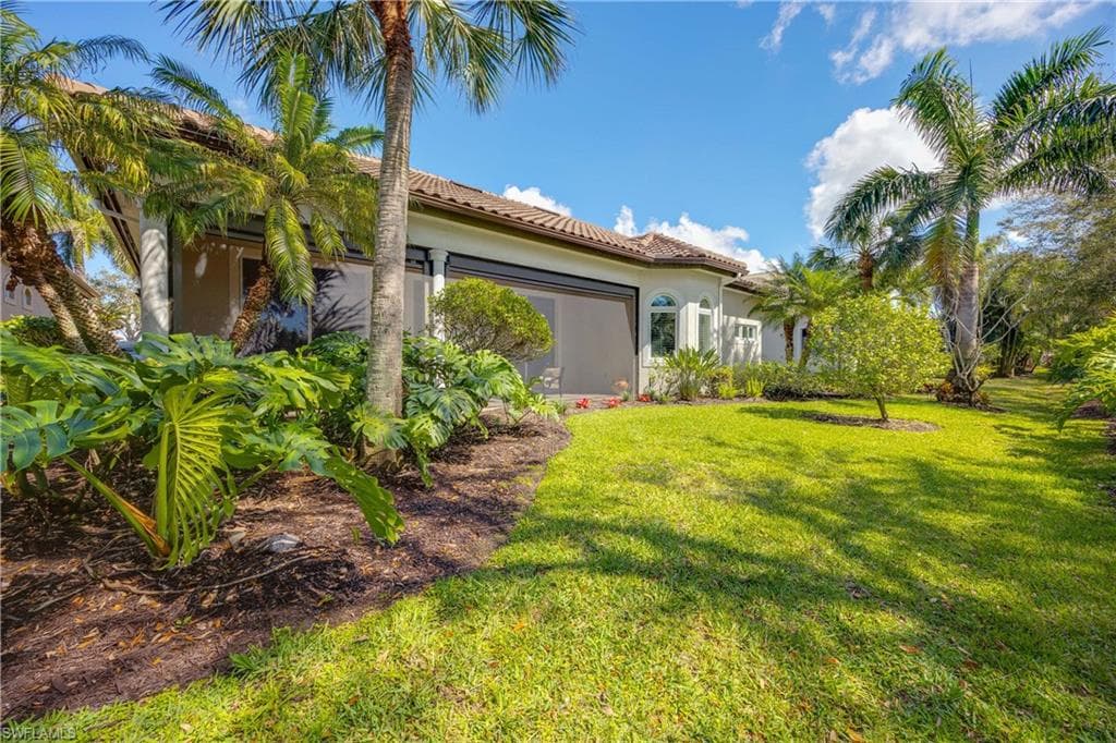 8862 Shenendoah Cir, Naples, FL 34113-40