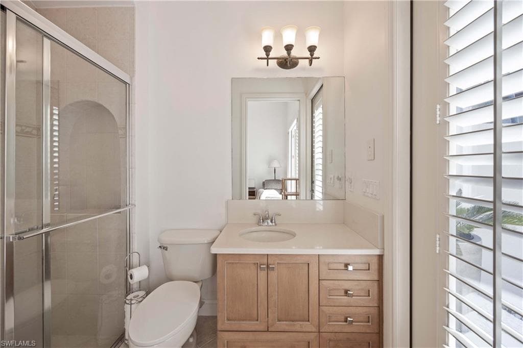8862 Shenendoah Cir, Naples, FL 34113-44