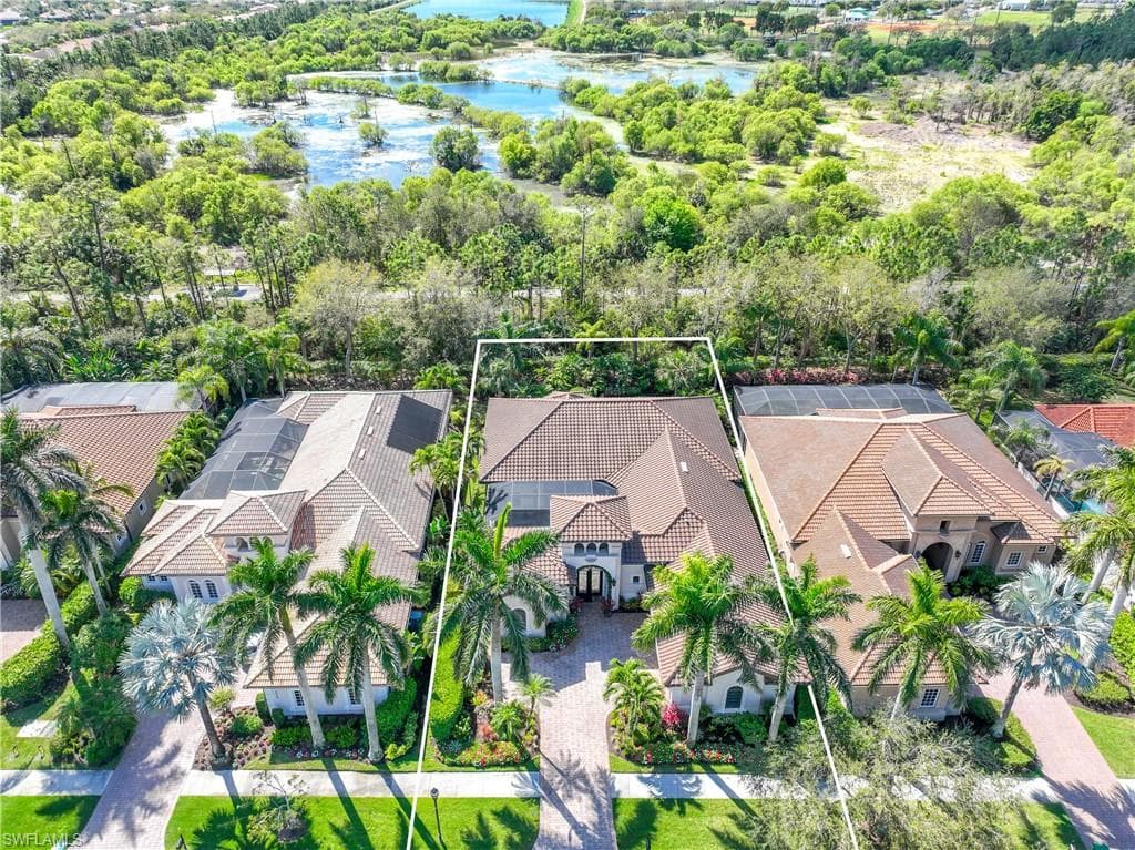 8862 Shenendoah Cir, Naples, FL 34113-6