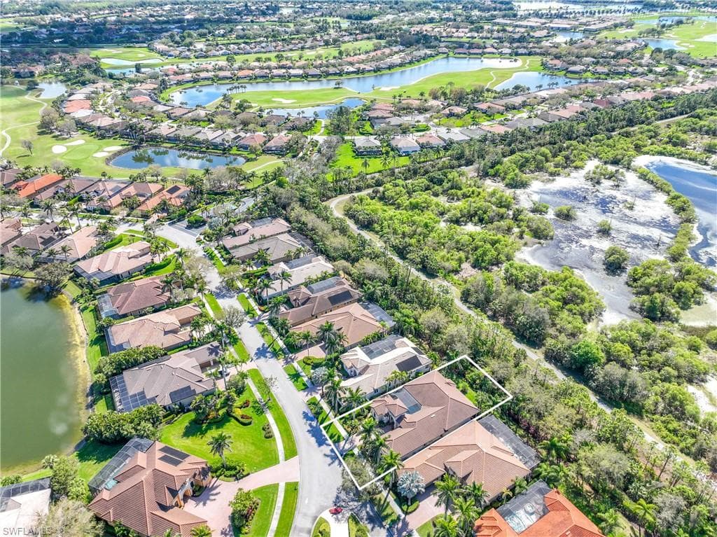 8862 Shenendoah Cir, Naples, FL 34113-7