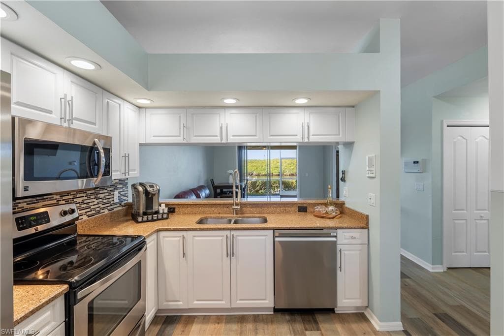 182 Newport Dr 1003, Naples, FL 34114-10