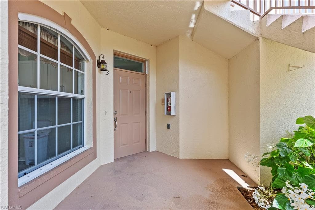 182 Newport Dr 1003, Naples, FL 34114-3