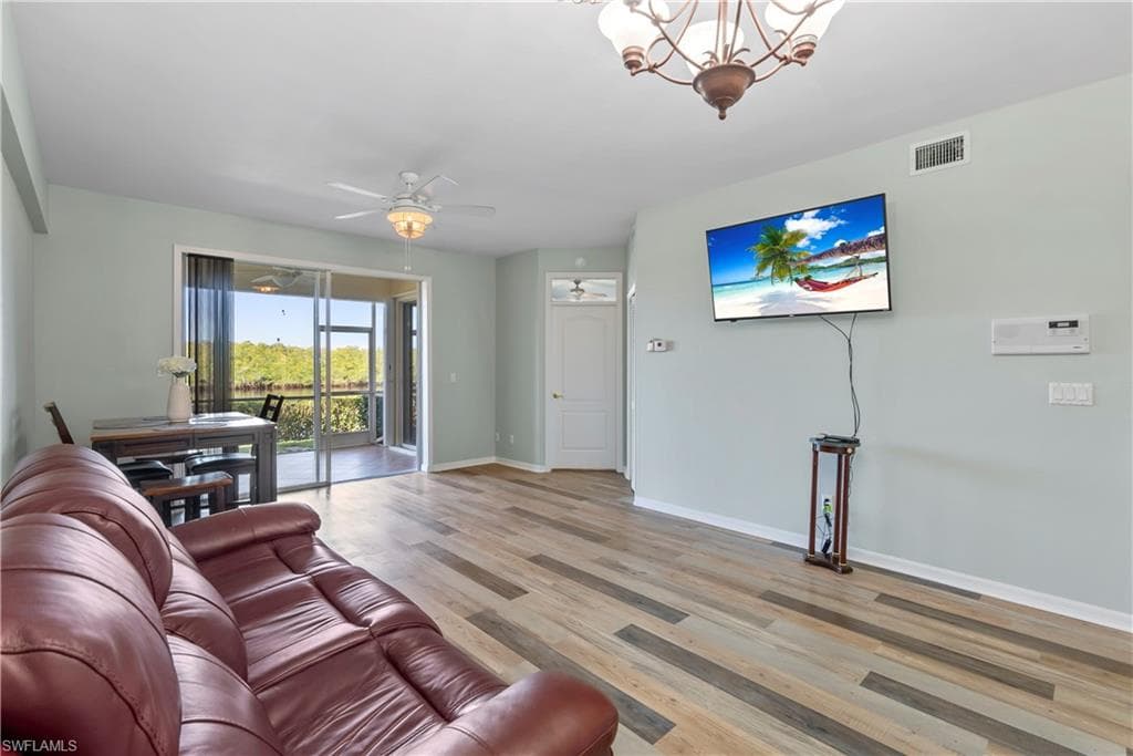 182 Newport Dr 1003, Naples, FL 34114-4
