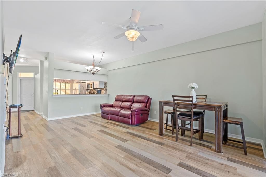 182 Newport Dr 1003, Naples, FL 34114-8