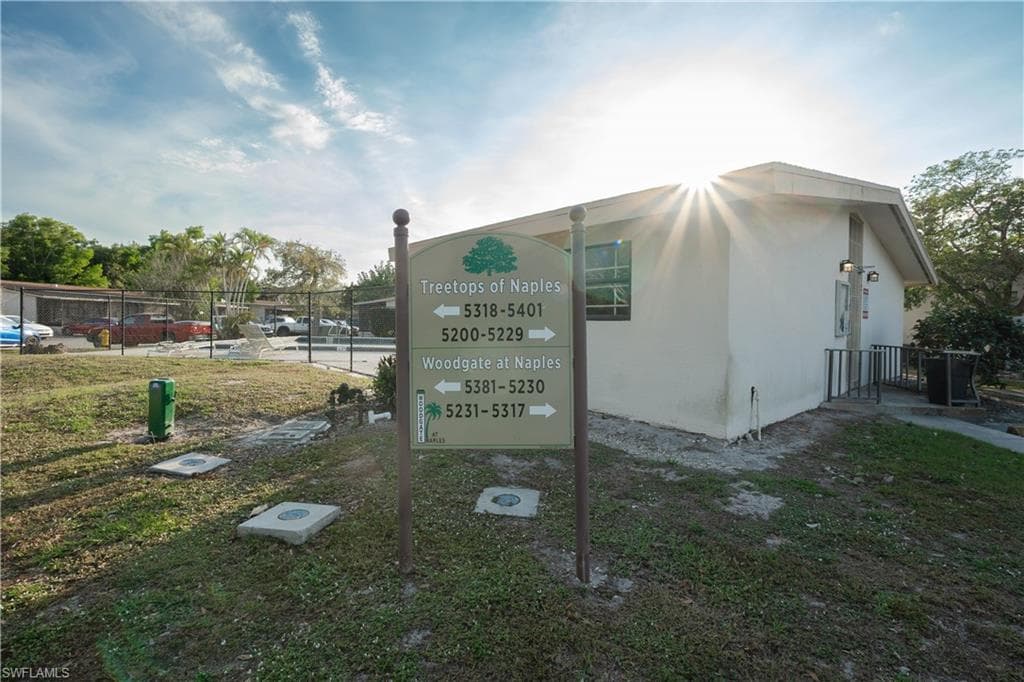 5215 Treetops Dr I, Naples, FL 34113-19