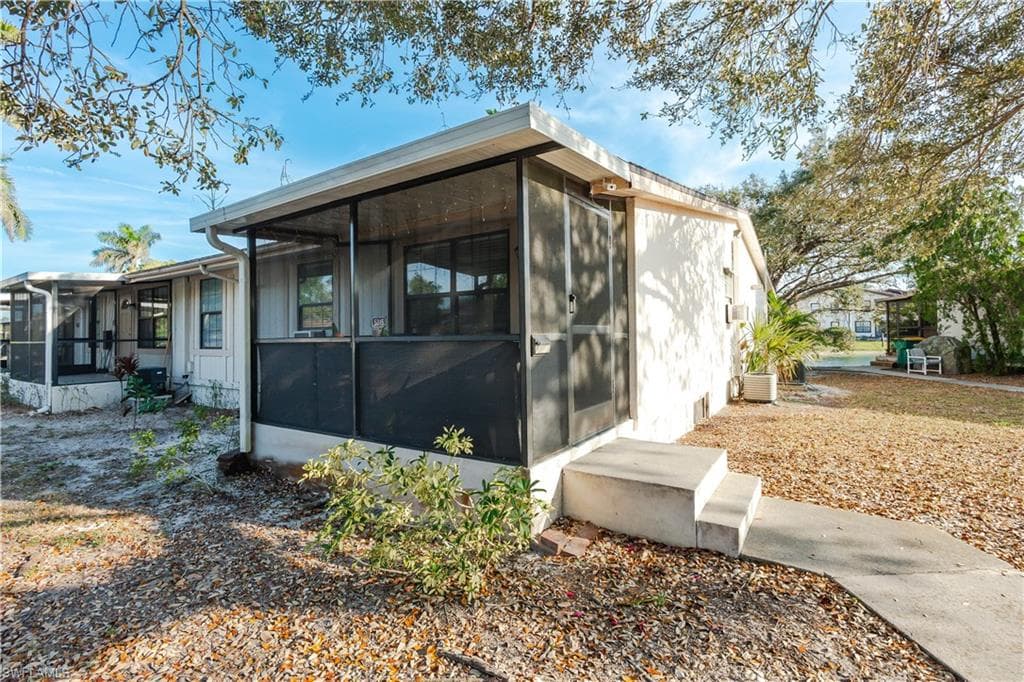 5215 Treetops Dr I, Naples, FL 34113-3