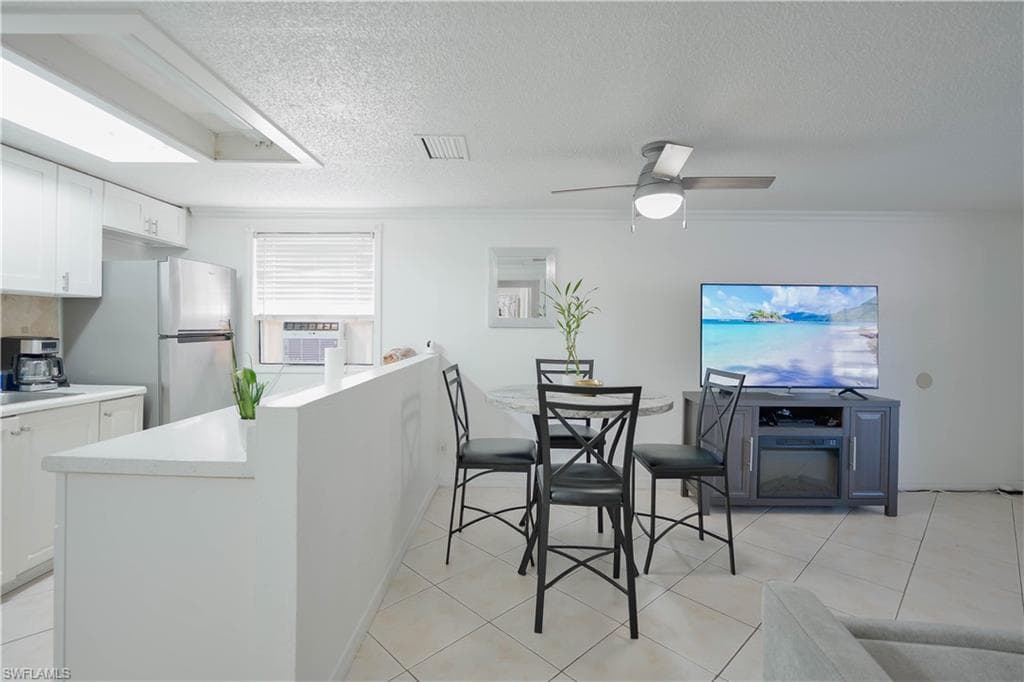 5215 Treetops Dr I, Naples, FL 34113-7