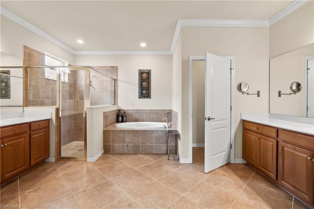 2290 Vermont Ln, Naples, FL 34120-15