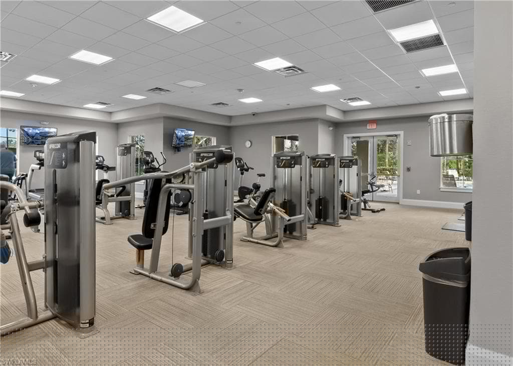 2290 Vermont Ln, Naples, FL 34120-25