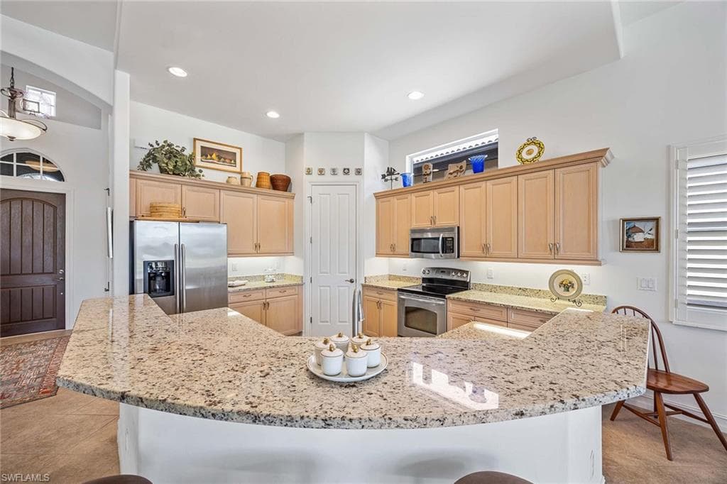 6574 Caldecott Dr, Naples, FL 34113-11