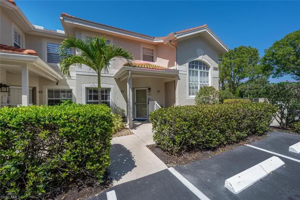 2585 Old Groves Rd 104, Naples, FL 34109-11