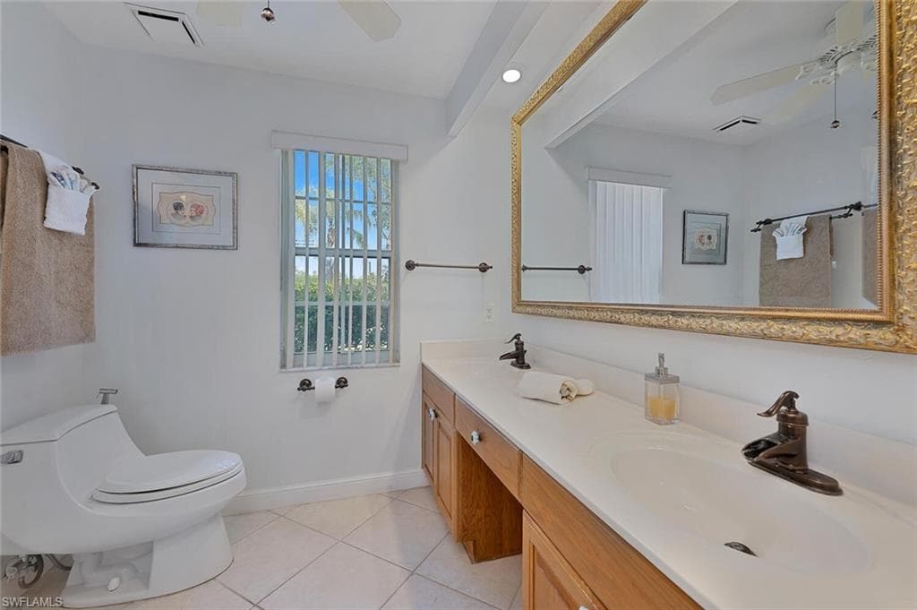 2585 Old Groves Rd 104, Naples, FL 34109-13