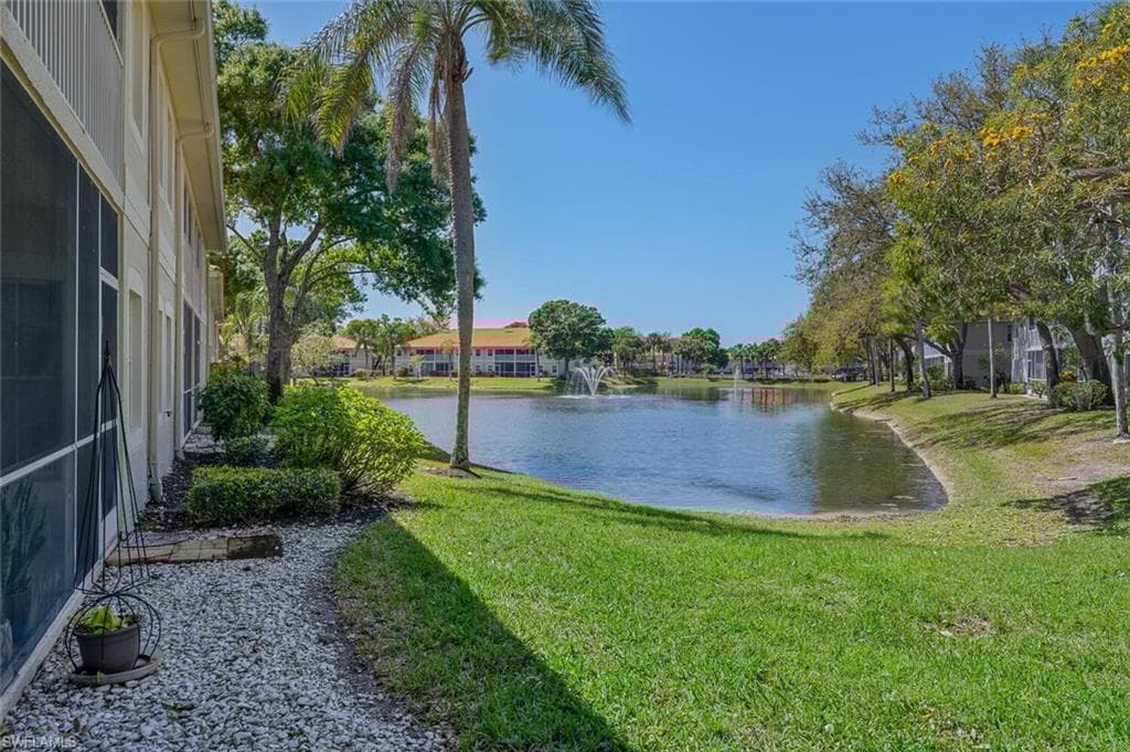 2585 Old Groves Rd 104, Naples, FL 34109-17