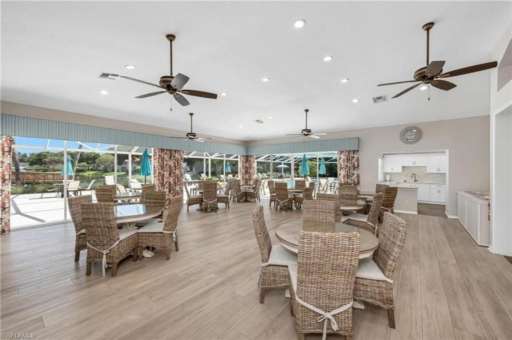 2585 Old Groves Rd 104, Naples, FL 34109-19