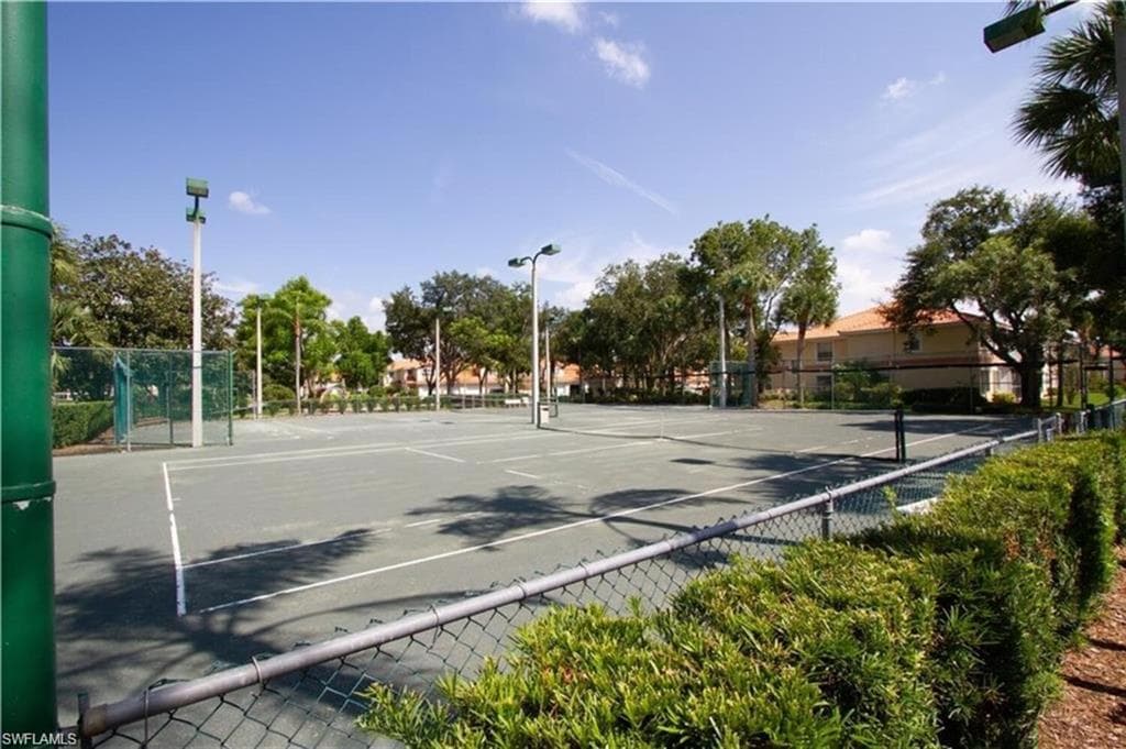 2585 Old Groves Rd 104, Naples, FL 34109-22