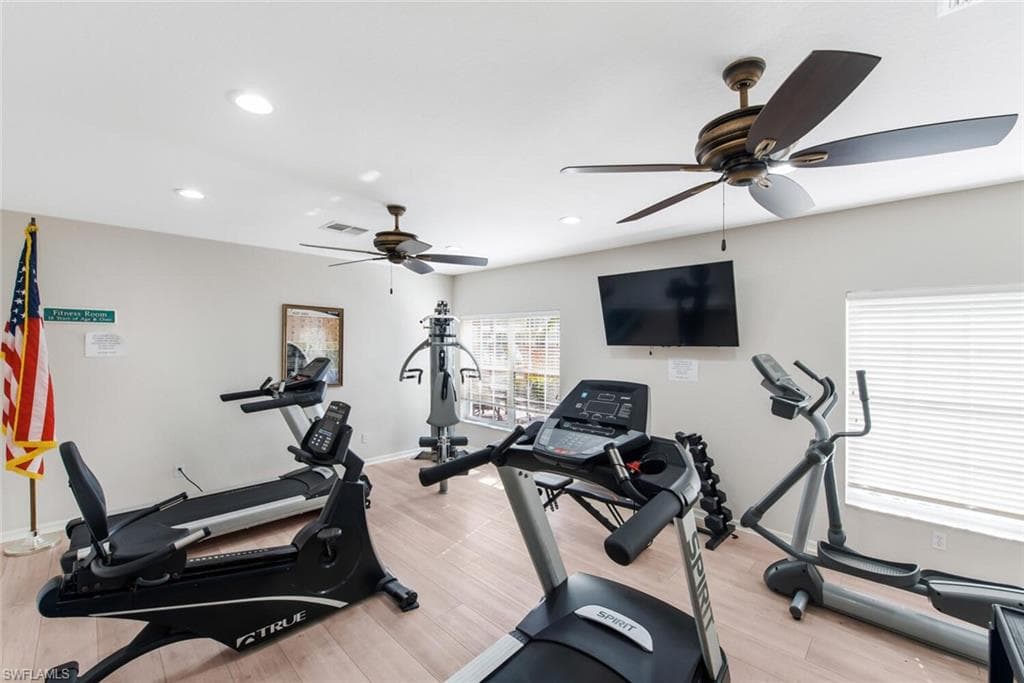 2585 Old Groves Rd 104, Naples, FL 34109-23