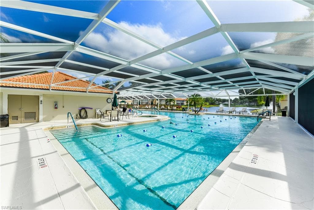 2585 Old Groves Rd 104, Naples, FL 34109-33