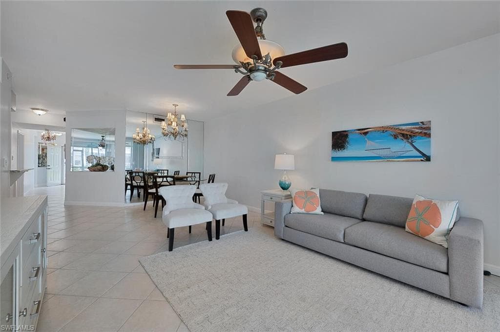 2585 Old Groves Rd 104, Naples, FL 34109-3