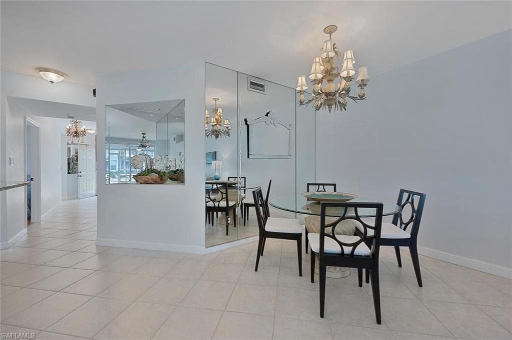 2585 Old Groves Rd 104, Naples, FL 34109-6