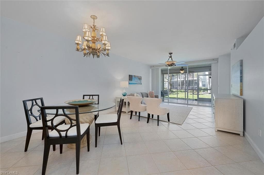 2585 Old Groves Rd 104, Naples, FL 34109-7