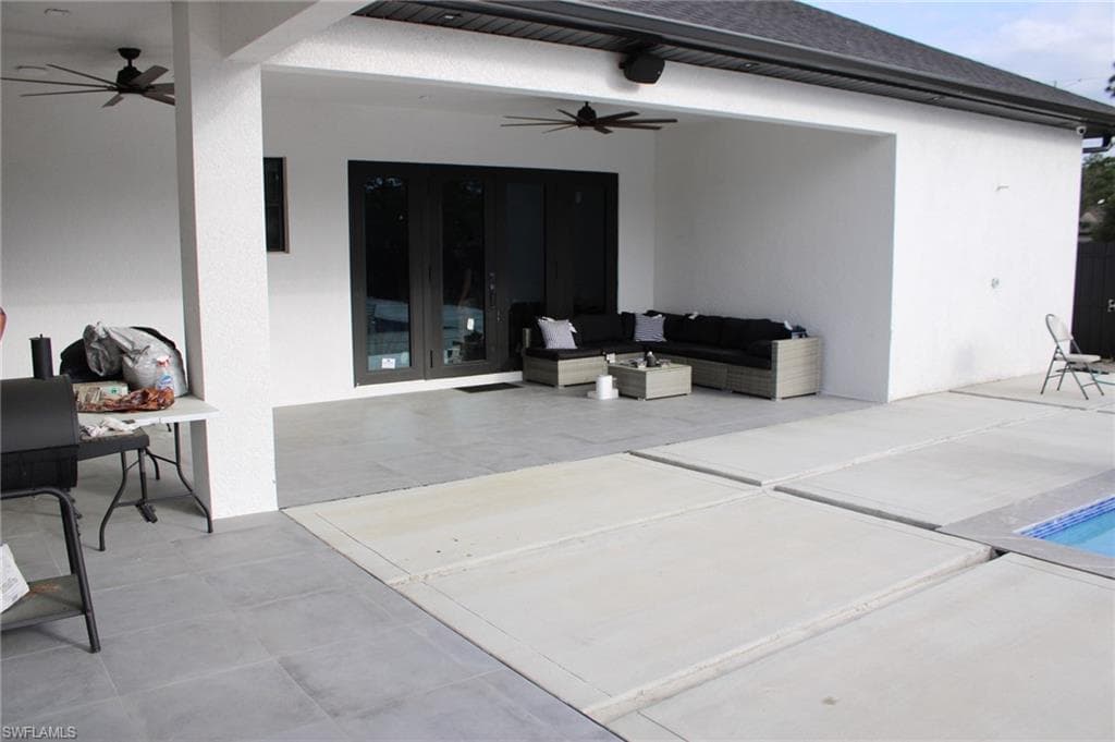 4067 33rd Ave NE, Naples, FL 34120-18