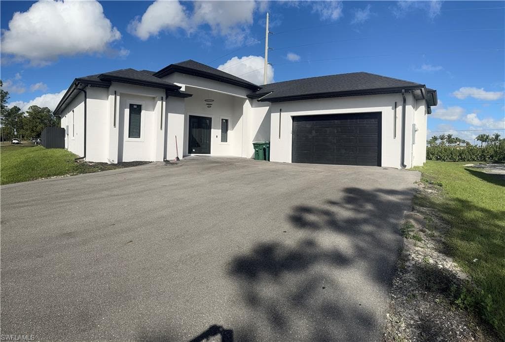 4067 33rd Ave NE, Naples, FL 34120-3