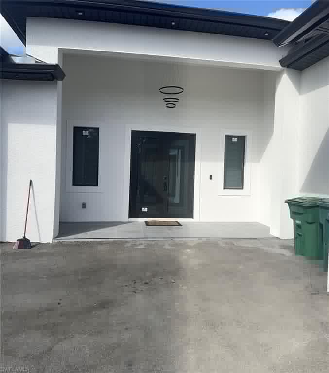 4067 33rd Ave NE, Naples, FL 34120-5