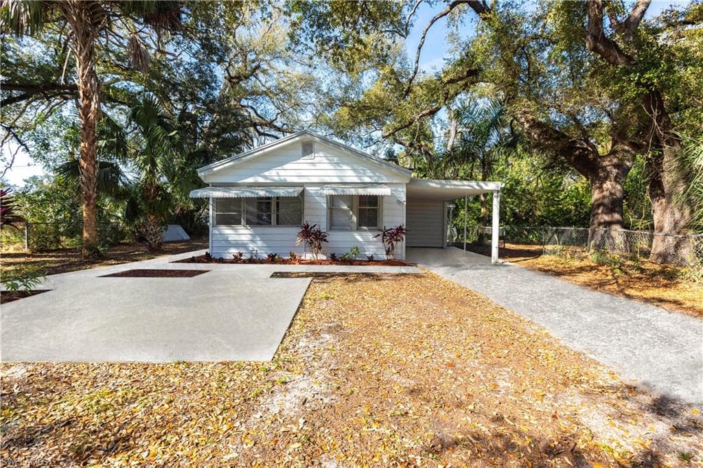 2217 Dora St, Fort Myers, FL 33901-2
