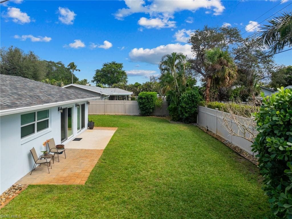 1252 Pompei Ln, Naples, FL 34103-9