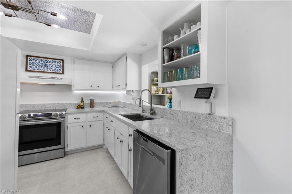 1252 Pompei Ln, Naples, FL 34103-11