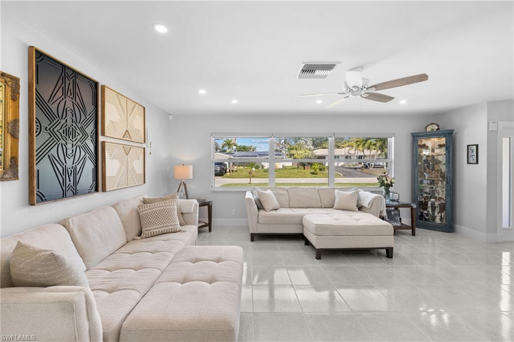 1252 Pompei Ln, Naples, FL 34103-18