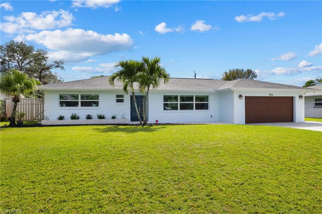 1252 Pompei Ln, Naples, FL 34103-1