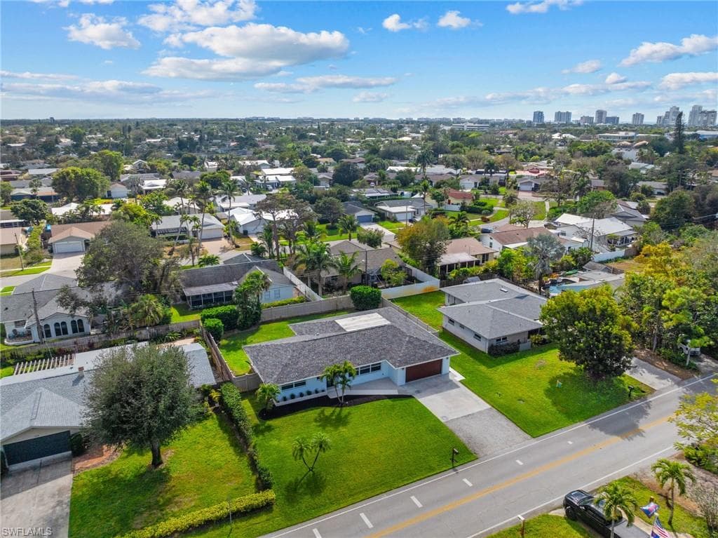 1252 Pompei Ln, Naples, FL 34103-34