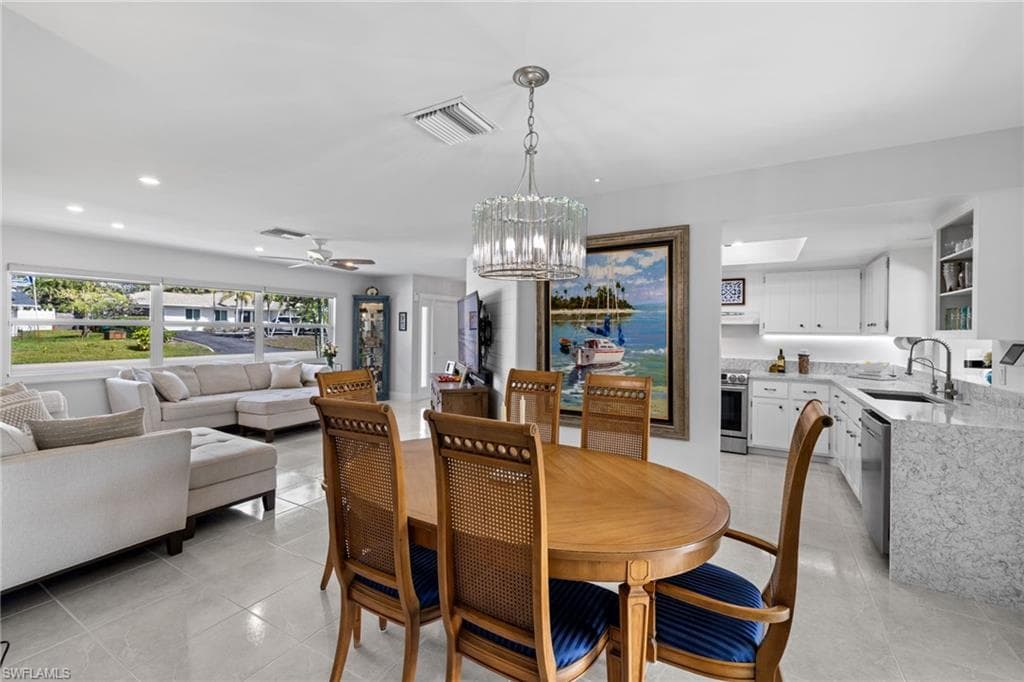 1252 Pompei Ln, Naples, FL 34103-3