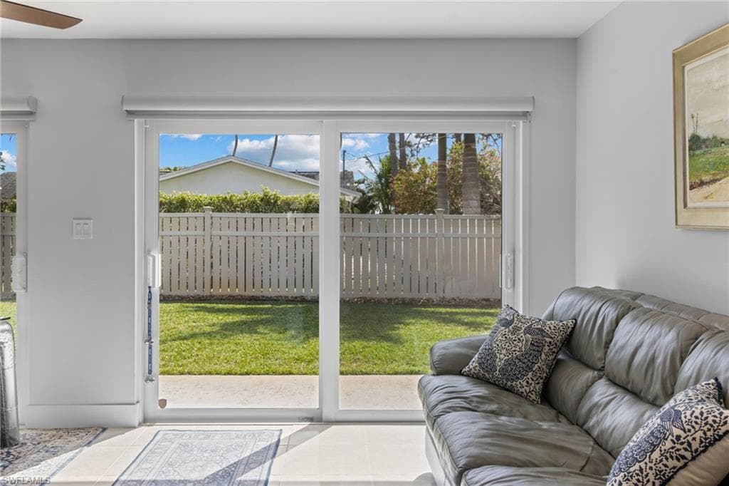 1252 Pompei Ln, Naples, FL 34103-45
